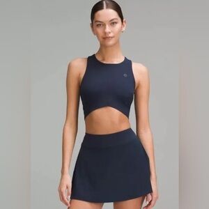 NWOT Lululemon Navy Blue V-Waist Cropped Tennis Tank Top Medium Support Size 2